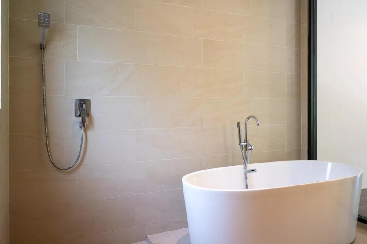 Villa Lola 2Br - Private Infinity Pool & Sea View 차웽 외부 사진